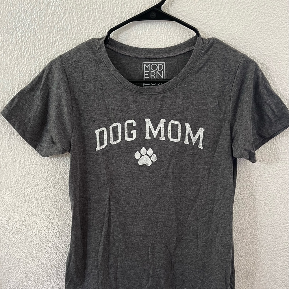 Modern Lux Gray Dog Mom Tee